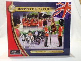 Britains 40111 the Queen in Ivory mounted phaeton, good condition, ex display model. UK P&P Group
