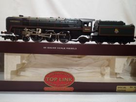 OO scale Hornby R2010 Britannia class, Lord Roberts, 70042, Green Early Crest, in excellent