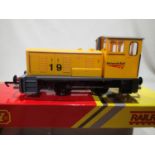 OO scale Hornby R3775, 0.4.0 diesel, Network Rail, Yellow 2019 Collectors Club Exclusive, in near