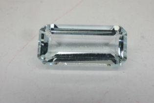 Natural emerald cut loose aquamarine stone: 1.85ct. UK P&P Group 1 (£16+VAT for the first lot and £