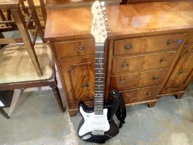 Gear4music left handed electric guitar. Not available for in-house P&P