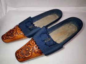 Pair of ladies wooden Klepper style shoes. UK P&P Group 2 (£20+VAT for the first lot and £4+VAT