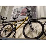 Muddyfox Oblivion mountain bike, 21 speed. Not available for in-house P&P