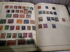 Album of Czechoslovakian stamps. UK P&P Group 2 (£20+VAT for the first lot and £4+VAT for subsequent