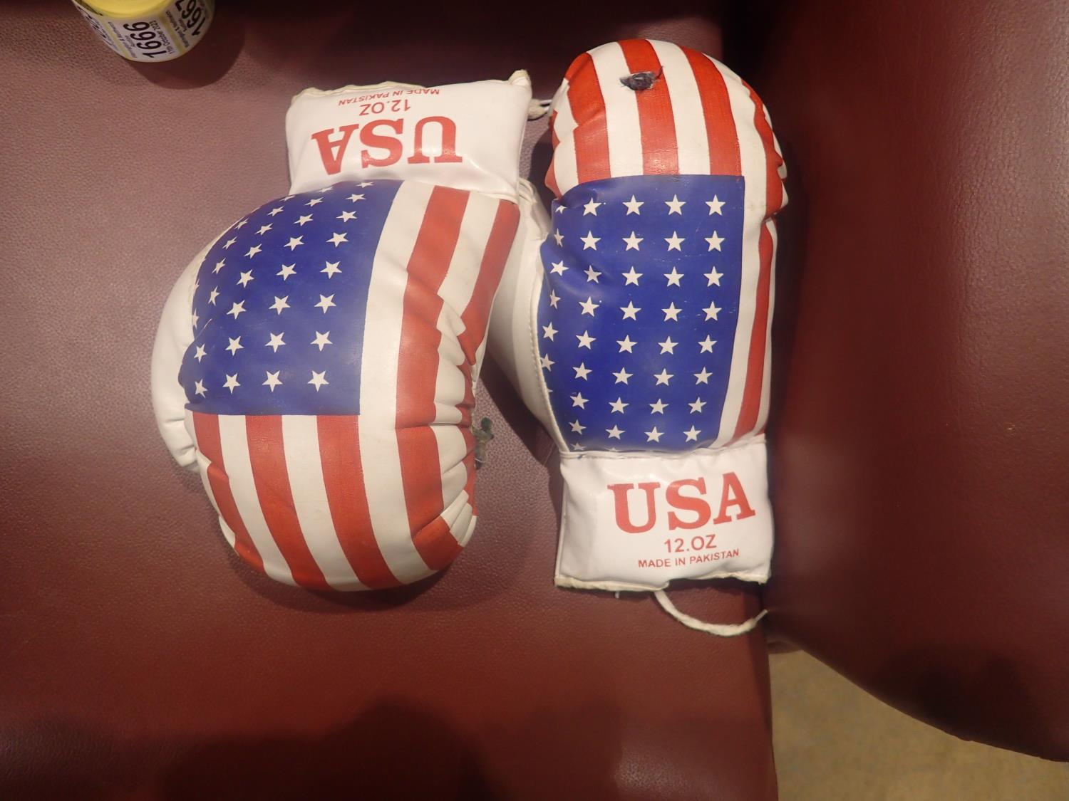 Pair of USA boxing gloves. Not available for in-house P&P.