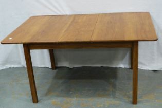 A mid 20th century oak extending dining table, 150 x 96 x 72 cm H. Not available for in-house P&P