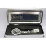 JEEP: gents wristwatch with date aperture on a stainless steel bracelet, working at lotting,