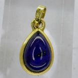 18ct gold pendant set with Lapis Lazuli, H: 19 mm, 1.1g. UK P&P Group 1 (£16+VAT for the first lot