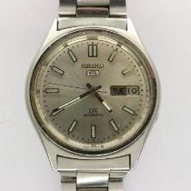 SEIKO 5 DX AUTOMATIC: gents wristwatch with day and date aperture on a stainless steel bracelet,