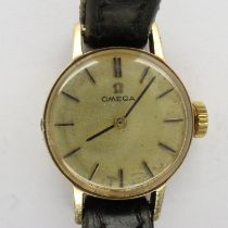OMEGA: ladies 9ct gold wristwatch on a leather strap, working at lotting. UK P&P Group 1 (£16+VAT