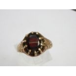 9ct gold garnet claw set ring, size Q, 3.0g. UK P&P Group 1 (£16+VAT for the first lot and £2+VAT