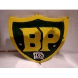 Cast iron BP Shield plaque, W: 15 cm. UK P&P Group 1 (£16+VAT for the first lot and £2+VAT for