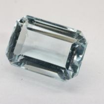 Natural emerald cut loose aquamarine stone: 1.85ct. UK P&P Group 1 (£16+VAT for the first lot and £