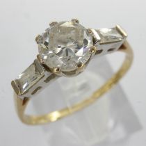 9ct gold trilogy ring set with cubic zirconia, size Q, 1.9g. UK P&P Group 0 (£6+VAT for the first