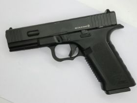 KWC Glock 17 style air pistol CO2 blowback, 4.5mm steel BB, A/F. UK P&P Group 1 (£16+VAT for the