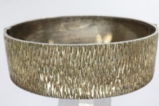 Hallmarked silver bangle with bark effect, L: 65 mm, 41g. UK P&P Group 1 (£16+VAT for the first