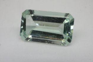 Natural emerald cut loose aquamarine stone: 2.61ct. UK P&P Group 1 (£16+VAT for the first lot and £