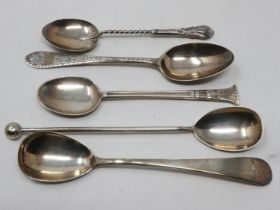 Five Georgian and later hallmarked silver teaspoons, 53g. UK P&P Group 1 (£16+VAT for the first