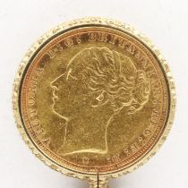 1886 Victorian sovereign in a 9ct gold mount, 12.6g. UK P&P Group 1 (£16+VAT for the first lot