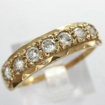 9ct gold ring set with cubic zirconia, size T, 2.0g. UK P&P Group 0 (£6+VAT for the first lot and £