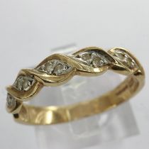 9ct gold twist ring set with diamonds, size P, 2.4g. UK P&P Group 0 (£6+VAT for the first lot and £