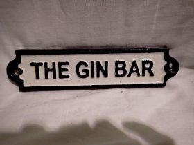 Cast Iron The Gin Bar, W: 18 cm. UK P&P Group 1 (£16+VAT for the first lot and £2+VAT for subsequent