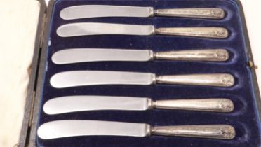 Six hallmarked silver handled butter knives, boxed. UK P&P Group 1 (£16+VAT for the first lot and £