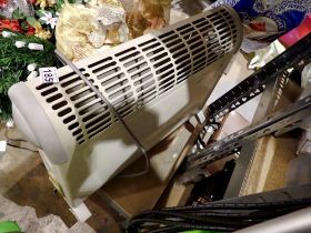 Delonghi electric heater. All electrical items in this lot have been PAT tested for safety and