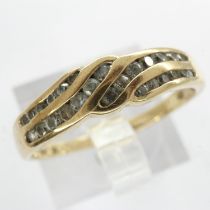9ct gold ring set with cubic zirconia, size P/Q, 1.9g. UK P&P Group 0 (£6+VAT for the first lot