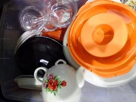 Large quantity of cookware including silicon. Not available for in-house P&P