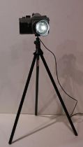 LED camera lamp, made from a Praktica L camera with power supply and tripod, H: 60 cm, working at