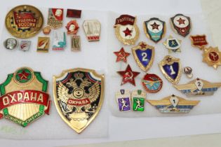 Mixed Soviet medals and badges. UK P&P Group 1 (£16+VAT for the first lot and £2+VAT for