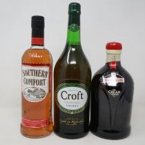 70cl bottle of Southern Comfort, a 1L bottle of Drambuie and a bottle of Sherry. UK P&P Group 3 (£