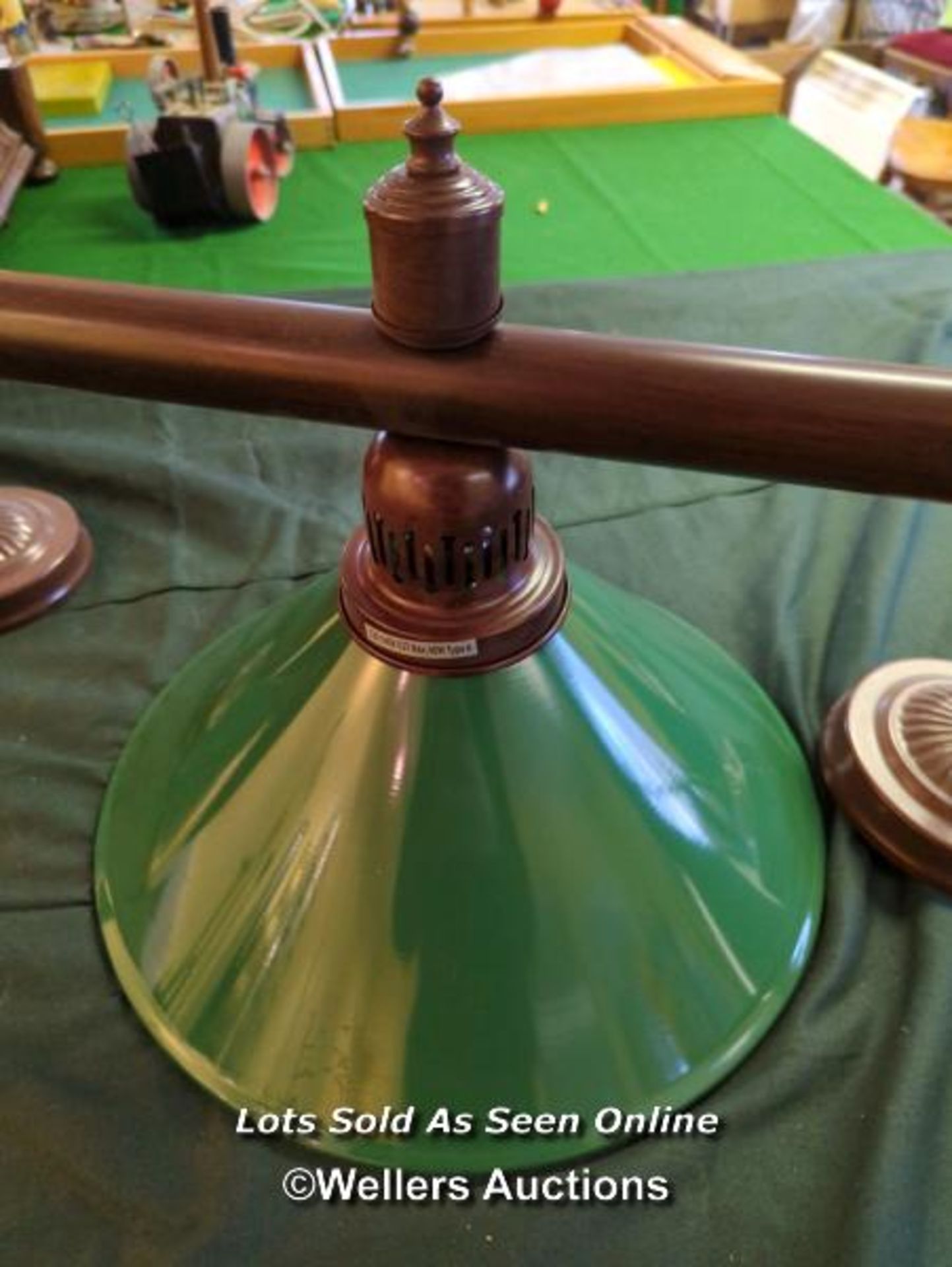 SNOOKER TABLE OVERHEAD LIGHT WITH THREE GREEN METAL SHADES / 145CM (L) [THIS LOT WILL NEED - Image 5 of 6