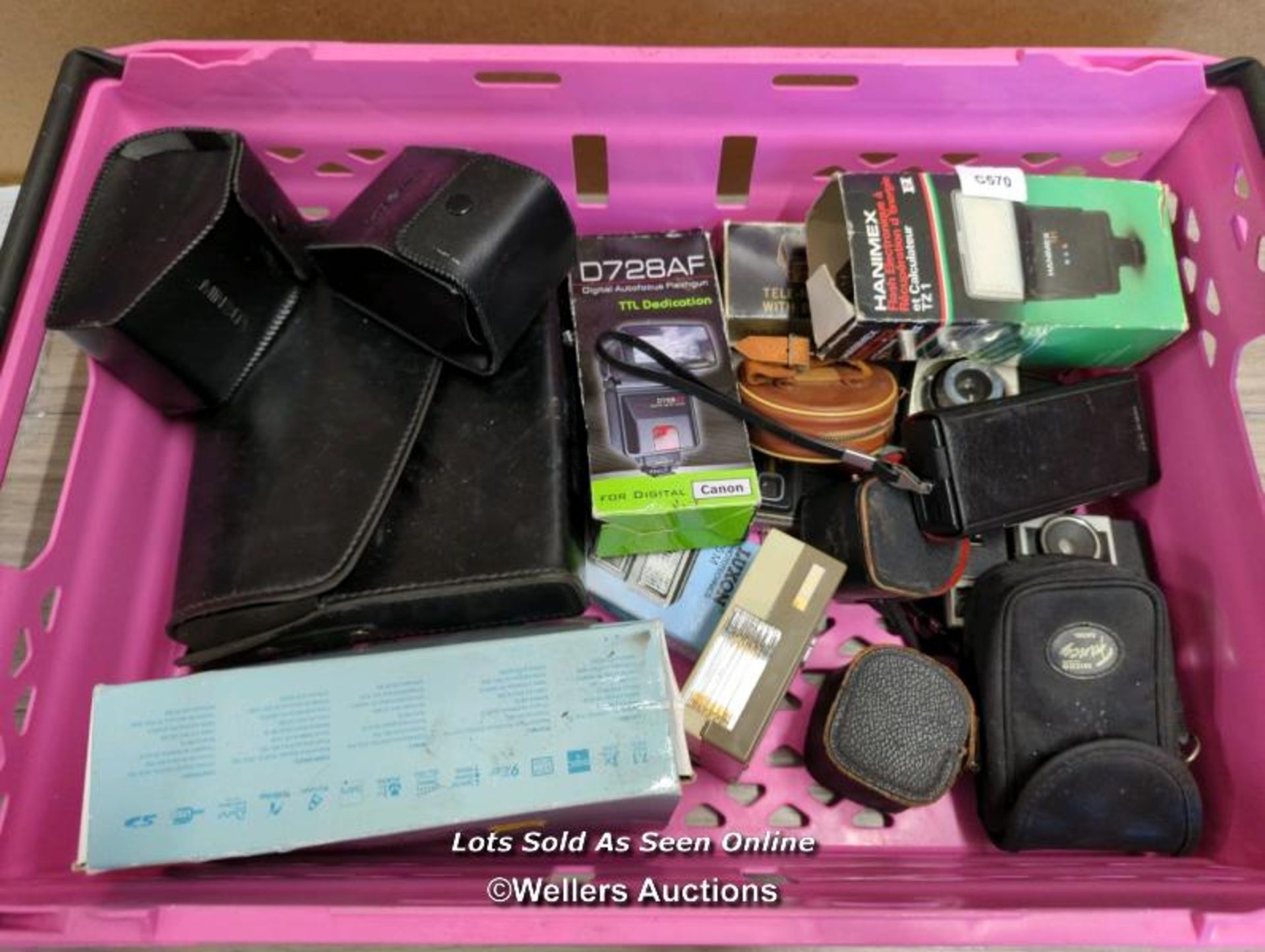 BOX OF ASSORTED OLD CAMERA ACCESSORIES INCLUDING FLASHES