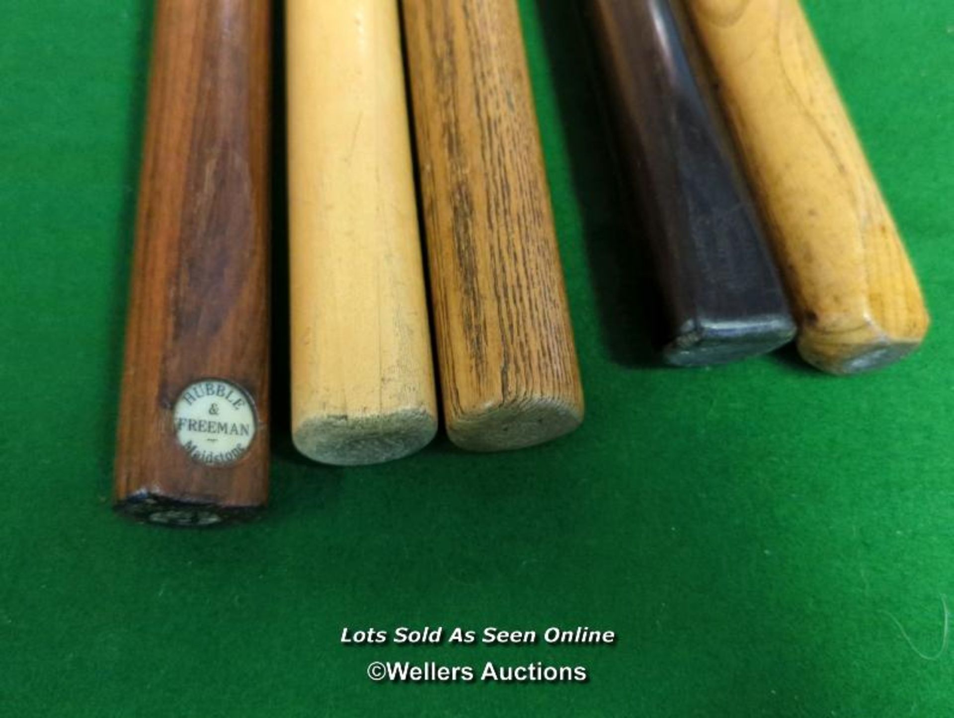 4X ANTIQUE & VINTAGE BILLIARD CUES , SOME HAND SPLICED AND A REST INC. HUBBLE & FREEMAN [THIS LOT - Image 2 of 5