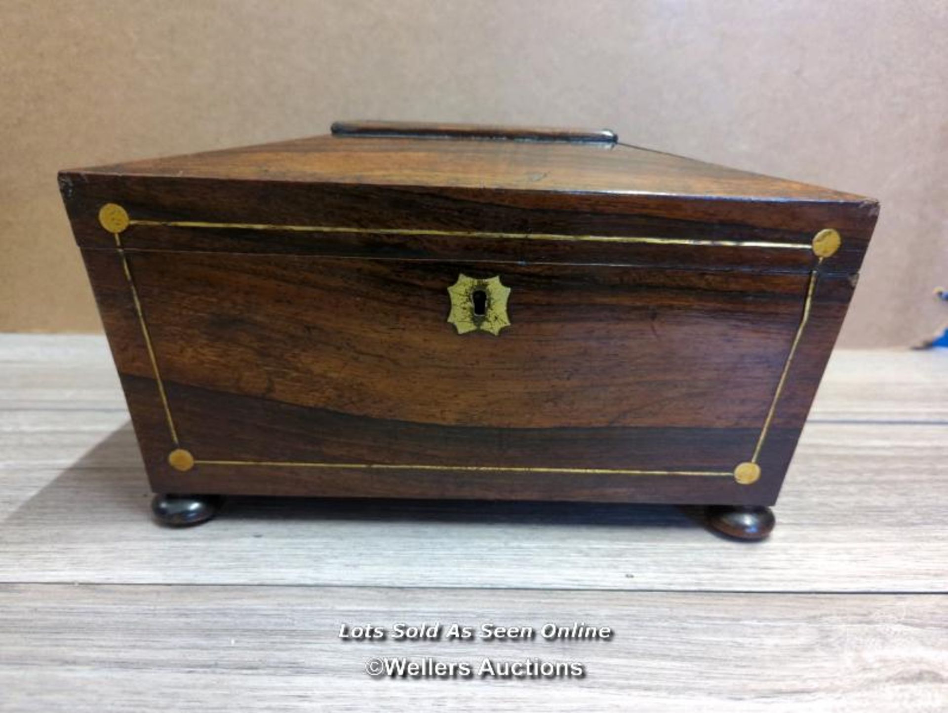 REGENCY BRASS INLAID ROSEWOOD SARCOPHAGUS SHAPED TEA CADDY - Image 5 of 6