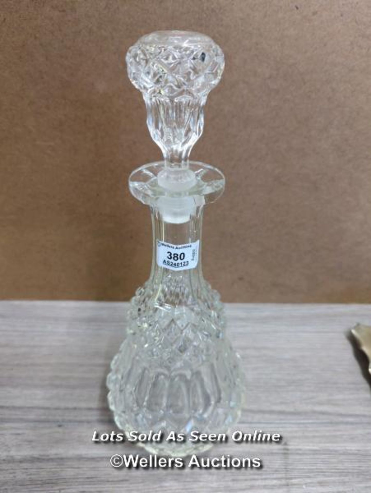 CUT GLASS DECANTER, 34CM HIGH WITH A GLASS AND PLATED TRINKET BOX - Image 2 of 6