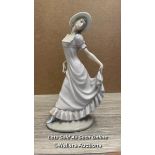 RARE LLADRO NAO FIGURINE OF A GIRL WITH HAT HOLDING DRESS, C1980, 28.5CM HIGH