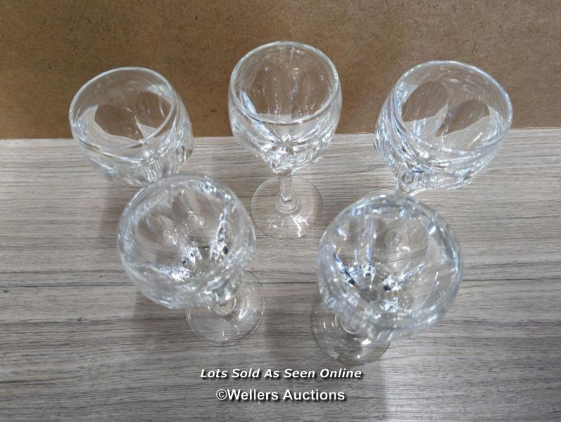 FIVE THOMAS WEBB 1950'S ROYAL YACHT CRYSTAL WINE GLASSES - Image 2 of 4