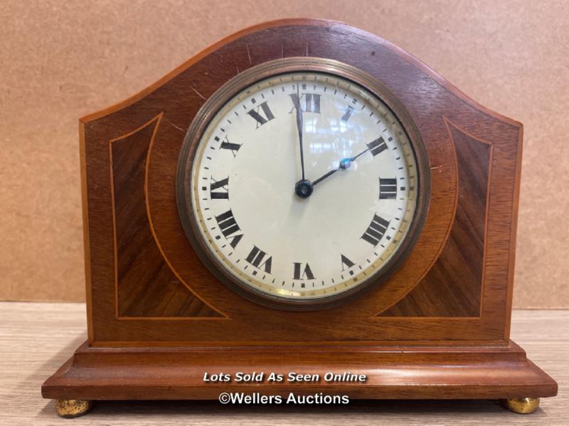 SMALL ANTIQUE MANTLE CLOCK CONVERTED TO BATTERY POWER, 15.5CM HIGH