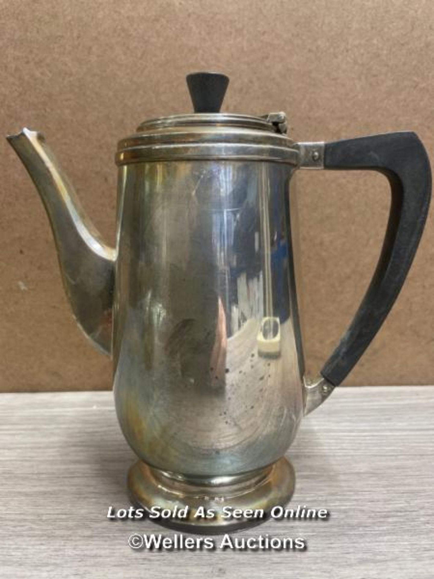 A HALLMARKED SILVER COFFEE POT WITH EBONISED HANDLES BY RIED & SONS AND TWO HALLMARKED SILVER - Bild 2 aus 11