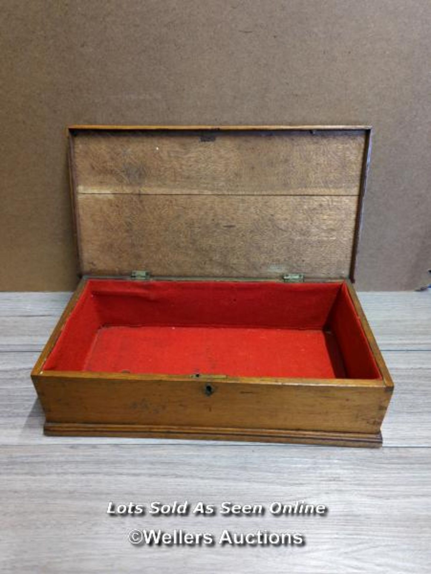 AN OAK CASE BOX, 47 X 13 X 25CM - Image 2 of 3