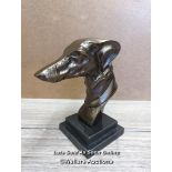 A BRONZE GREYHOUND BUST ON MARBLE BASE, 22.5CM HIGH