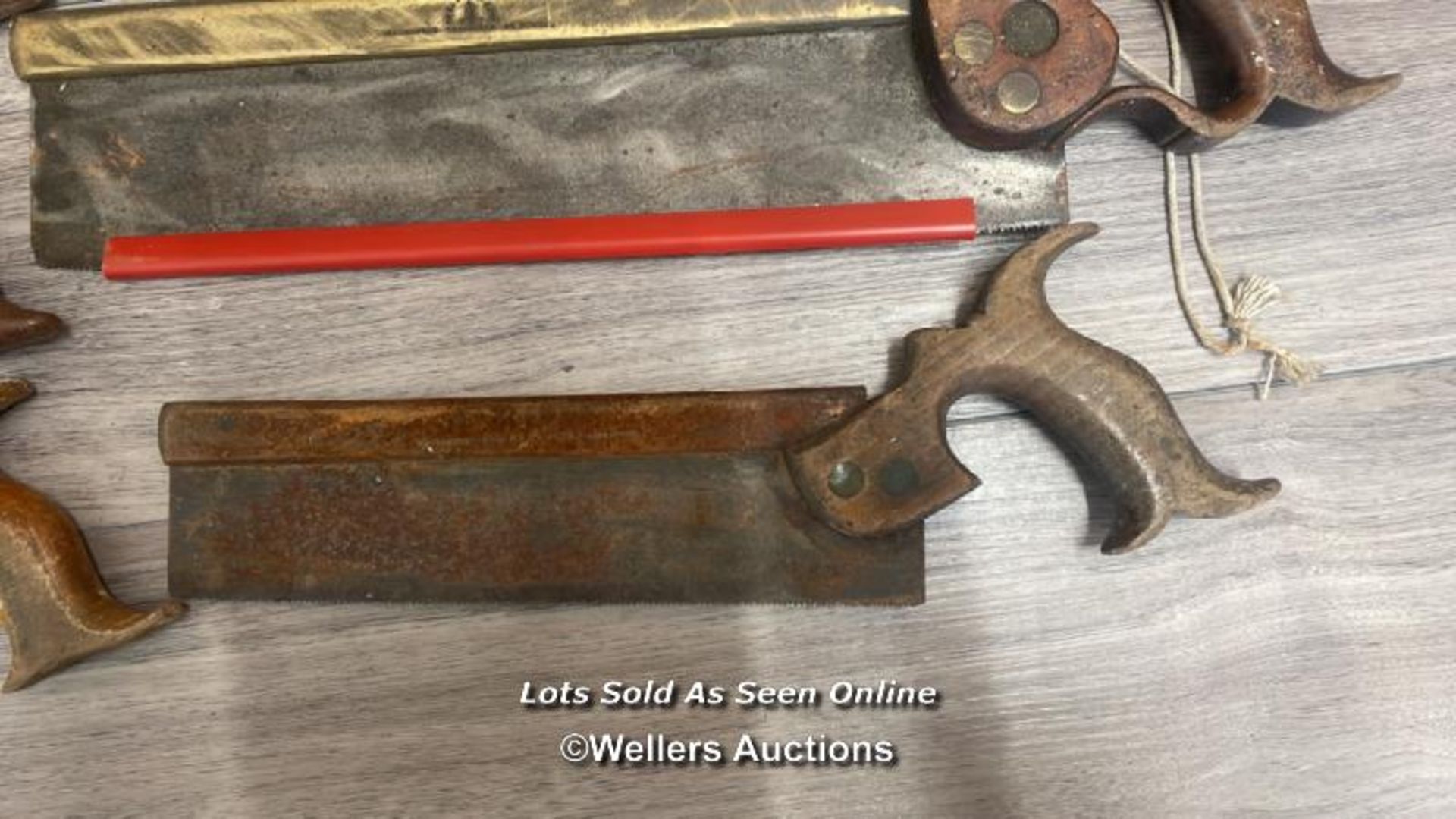 TEN SMALL VINTAGE HAND SAWS INCLUDING SPEAR & JACKSON AND SALMANS - Image 11 of 11