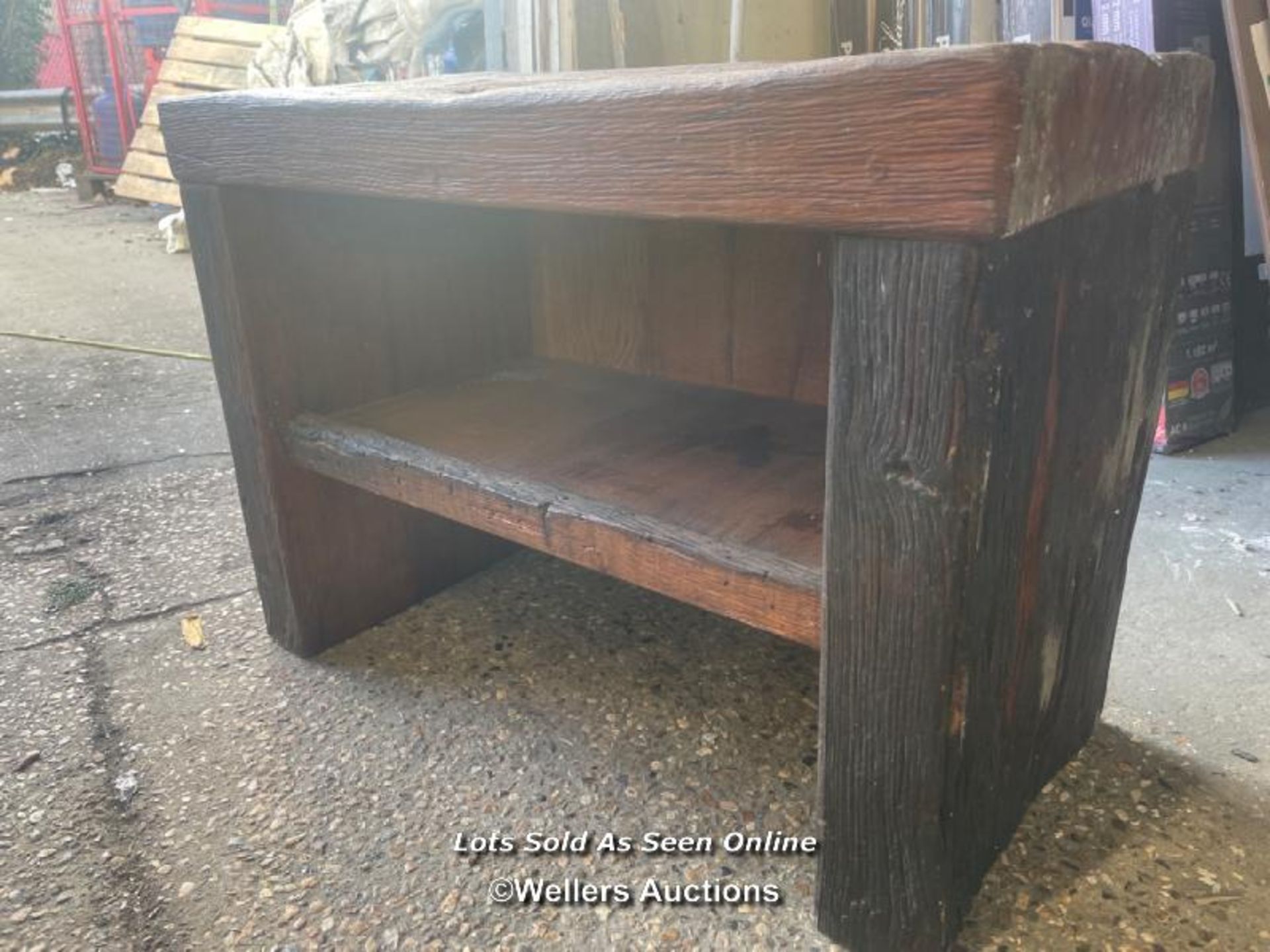 *A SMALL OAK SIDE TABLE, POSSIBLY MISSING A DRAWER. IDEAL FOR RESTORATON. 69 X 51 X 35CM