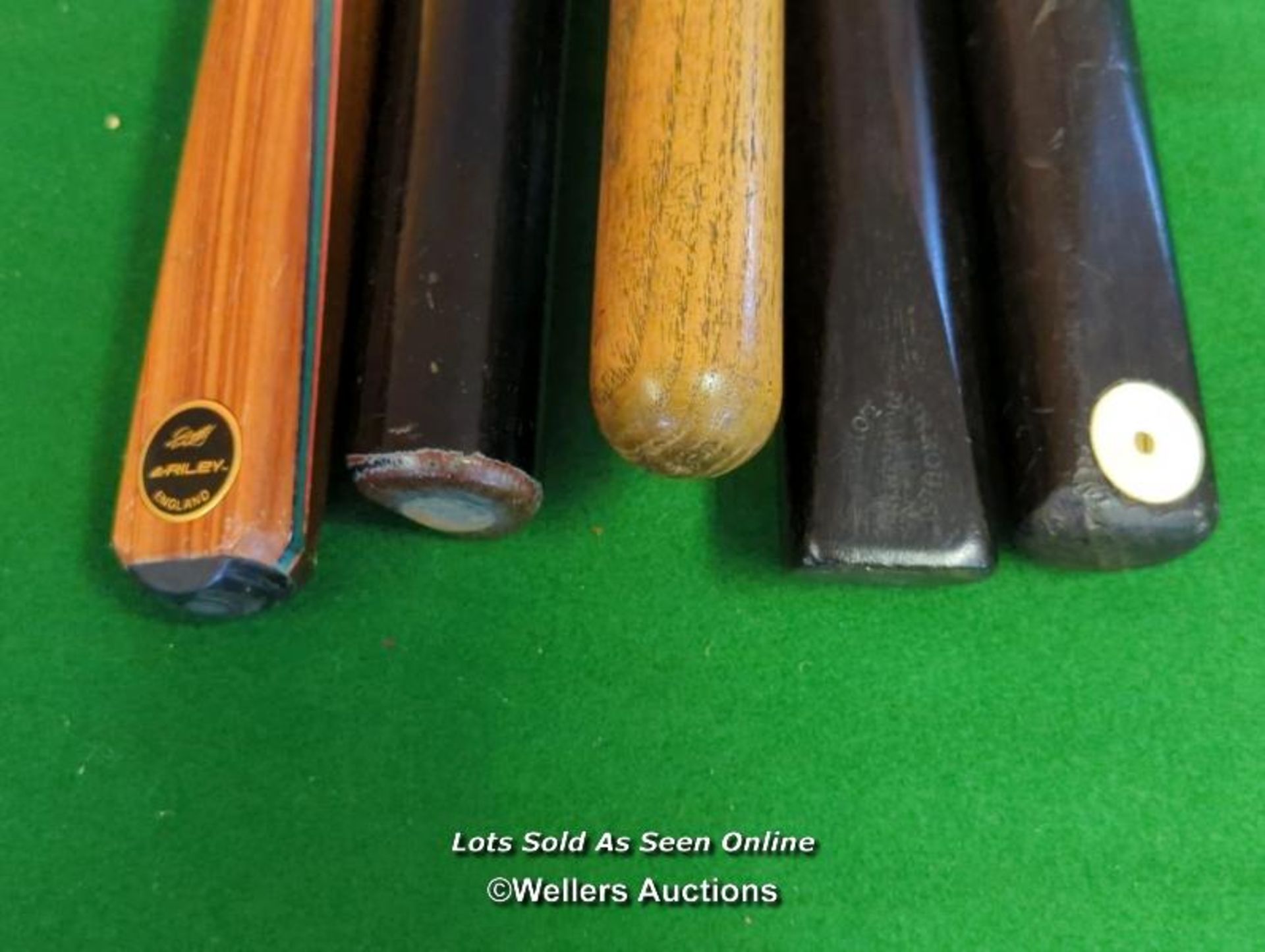 4X BILLIARD CUES AND A REST INC. RILEY [THIS LOT WILL NEED COLLECTING FROM THE ACADEMY BILLIARD - Image 2 of 4
