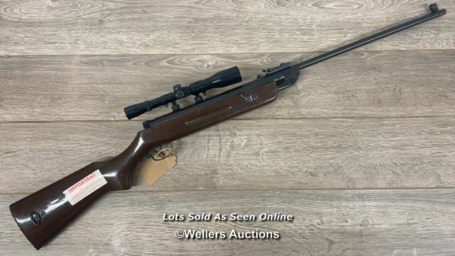 WESLAKE .177 CALIBRE AIR RIFLE WITH SCOPE. 108CM LONG - Image 2 of 8