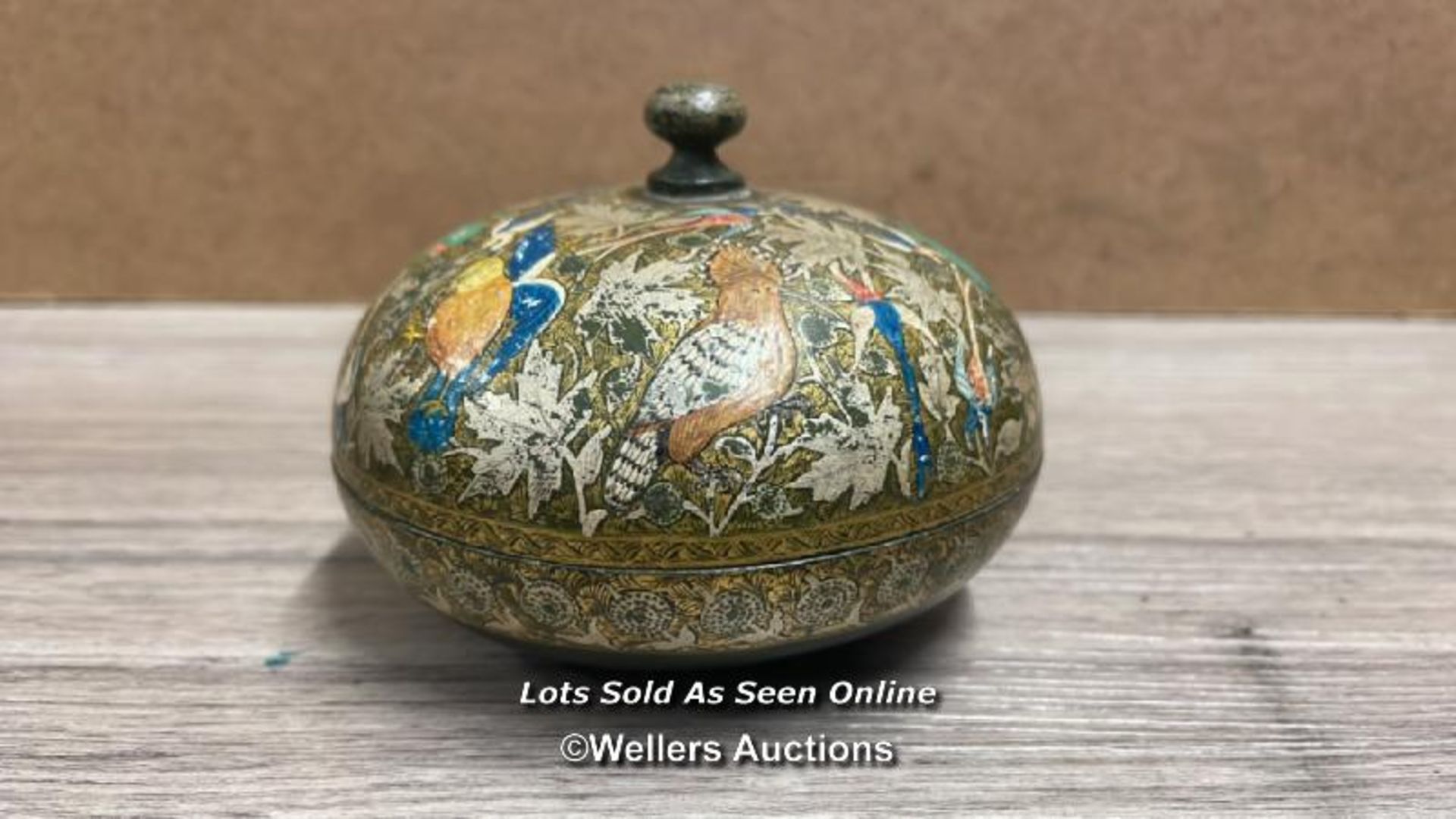 HAND PAINTED CIRCULAR POT FROM INDIA, METAL CHINESE TEA CADDY, SMALL SNUFF BOX (WITH SNUFF?) AND TWO - Image 2 of 8