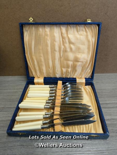 VINTAGE PENS FISH CUTLERY AND KNIVES - Image 4 of 6